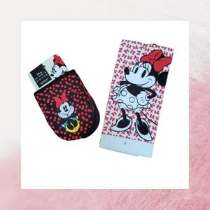 Disney Minnie Mouse matching set of oven mitts and kitchen towels